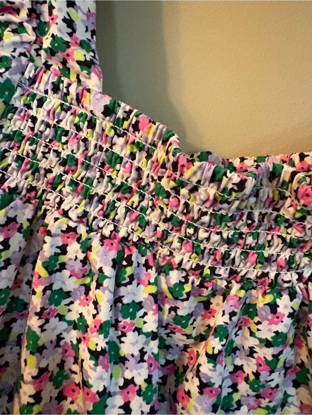 H&M Floral Square-Neck Puff Sleeve Blouse in Pink and Green - Picture 4 of 9
